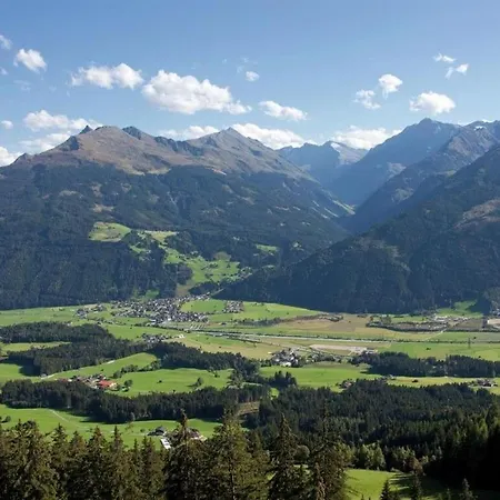 Alpin Residenzen 12 Holiday home Hollersbach im Pinzgau